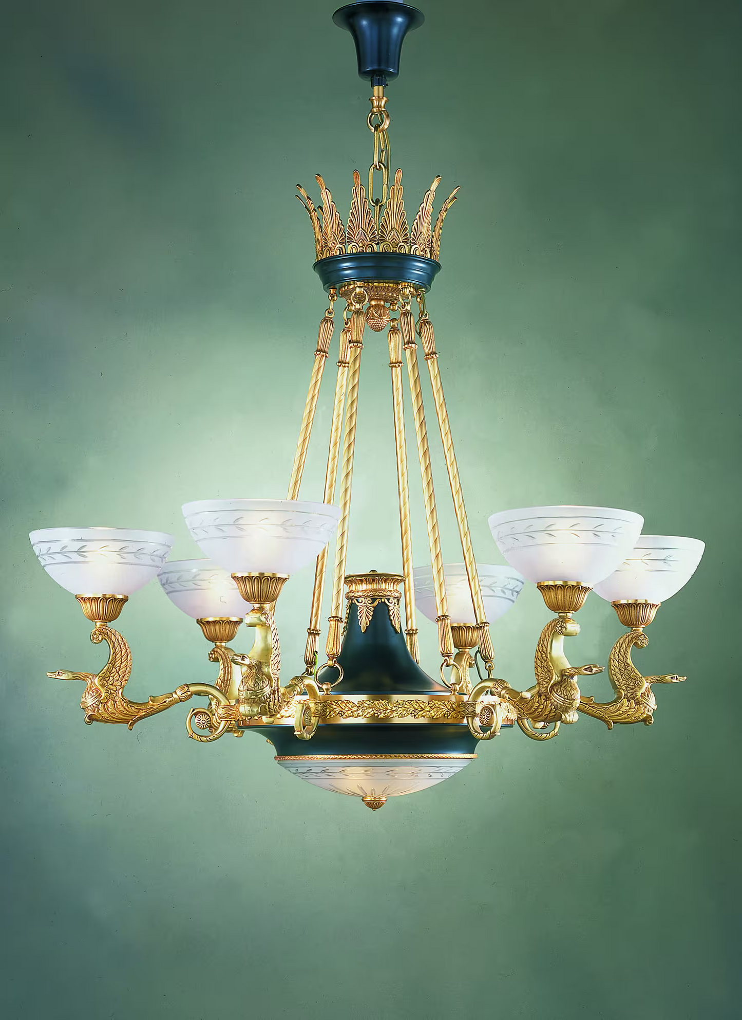Royal Heritage 8-Light Chandelier