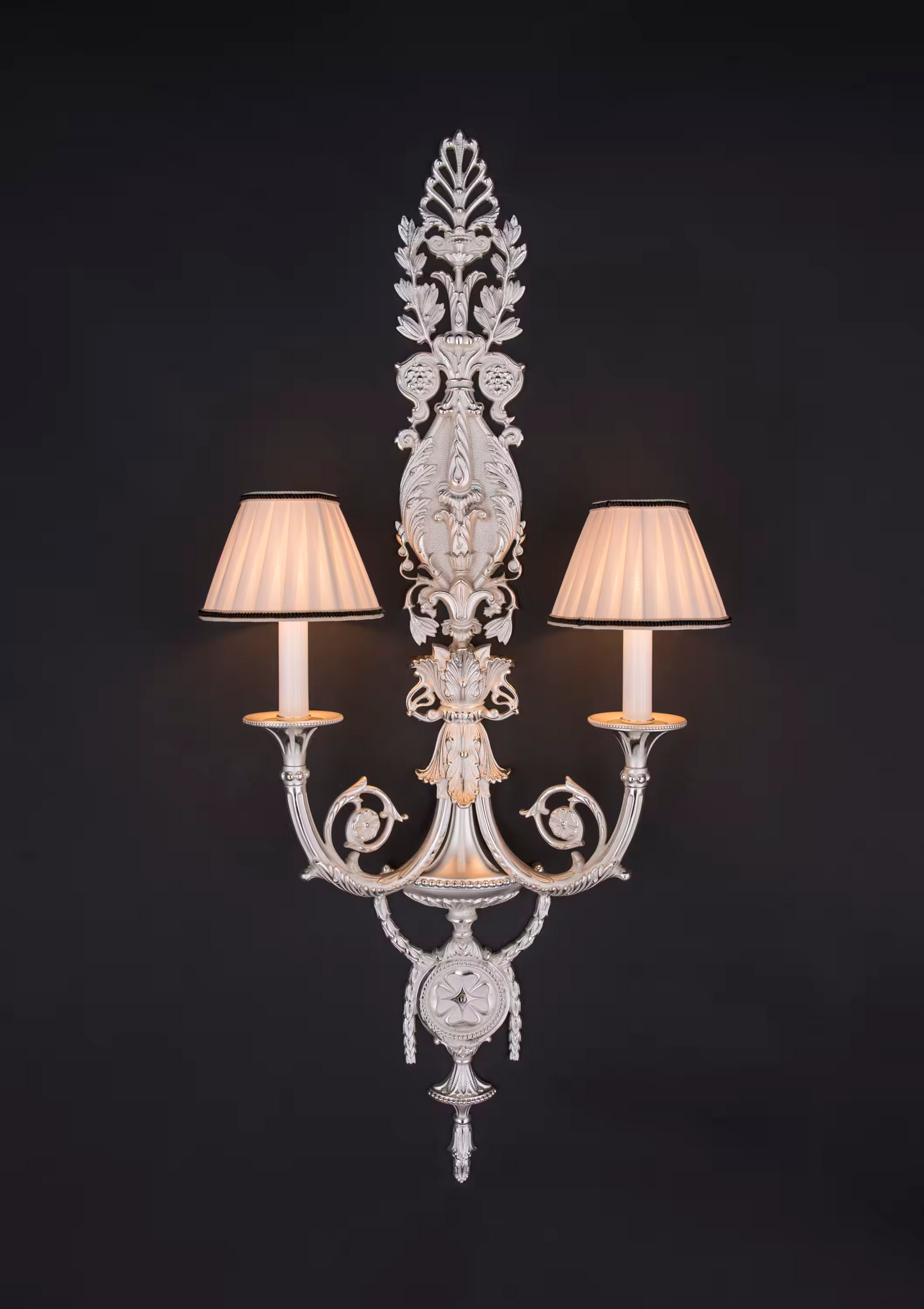 Royal Heritage 2-Light Wall Bracket