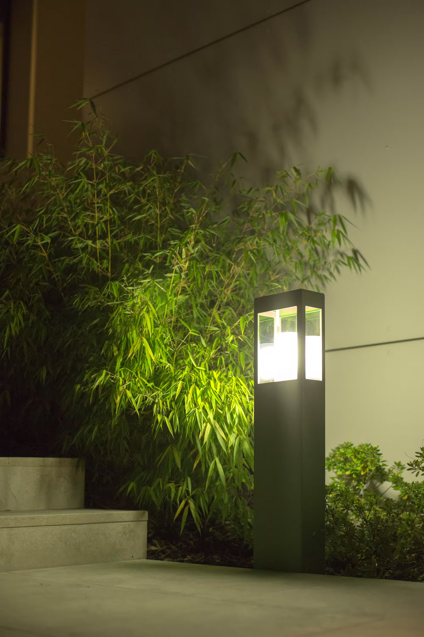 Brick Large Clear Glass Bollard