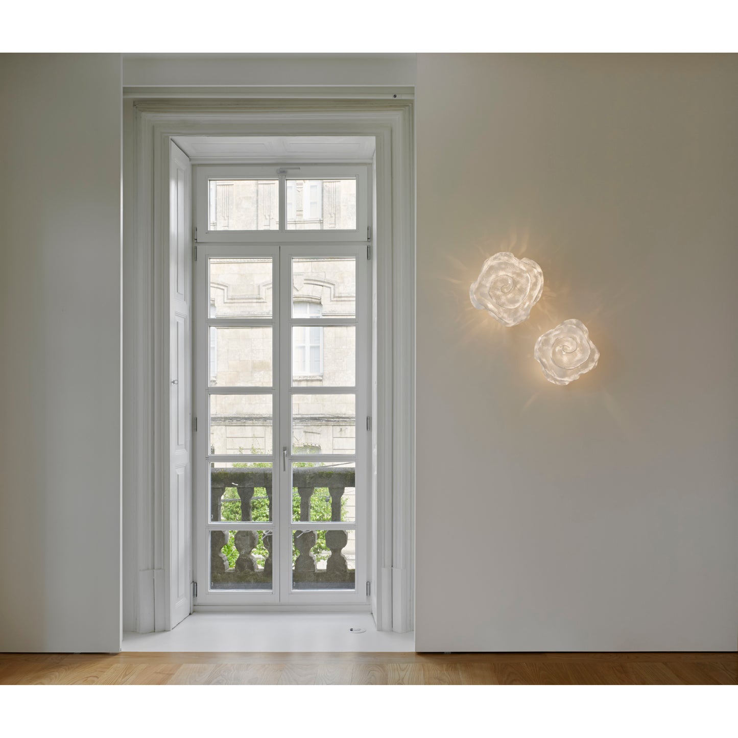 Nevo Small Stainless Steel Wall Light with Unrepeated Organic Rose Shape
