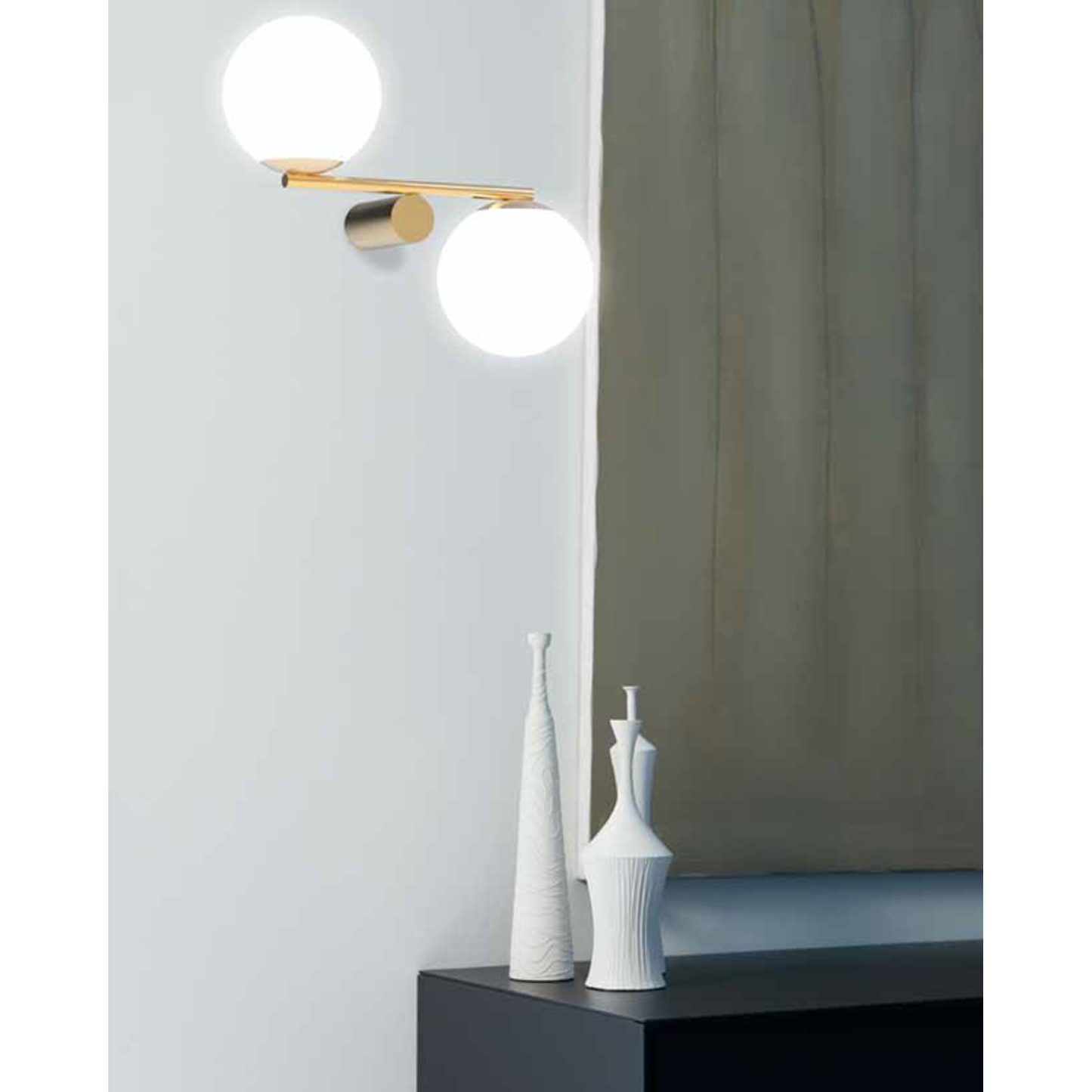 Luna R2 Wall Light