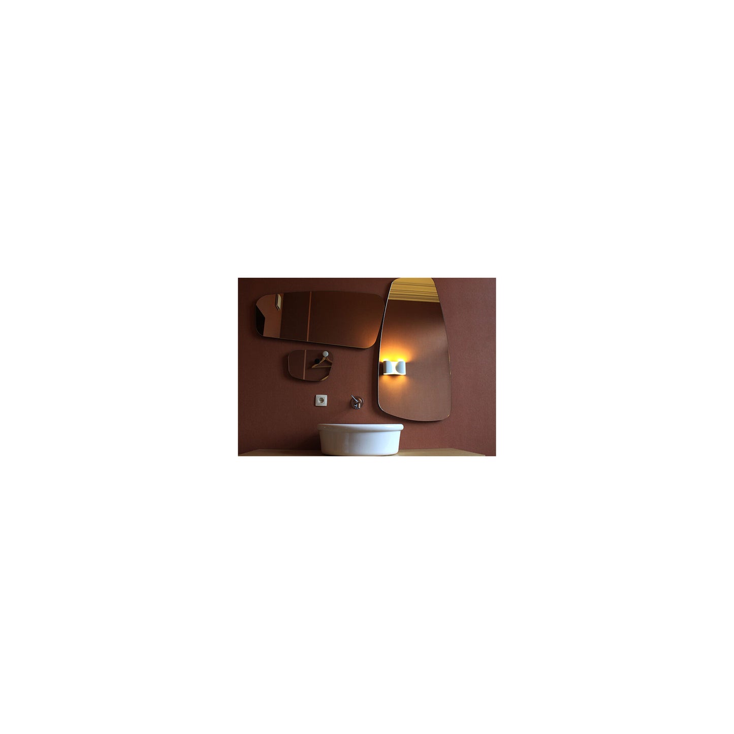 Foglio Up & Down LED Wall Light with Organic Curved Shaped Steel