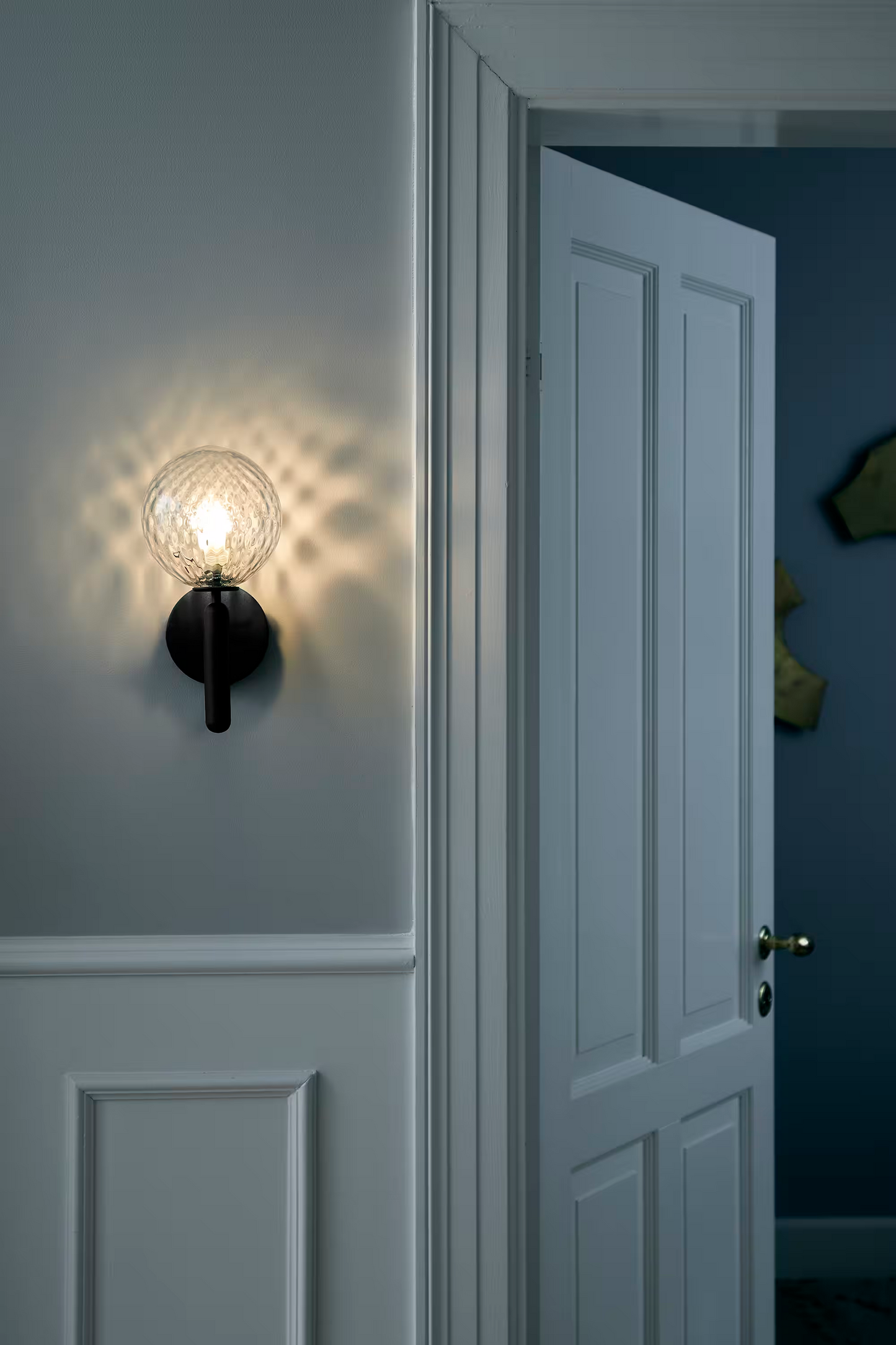 Miira Upward Wall Light