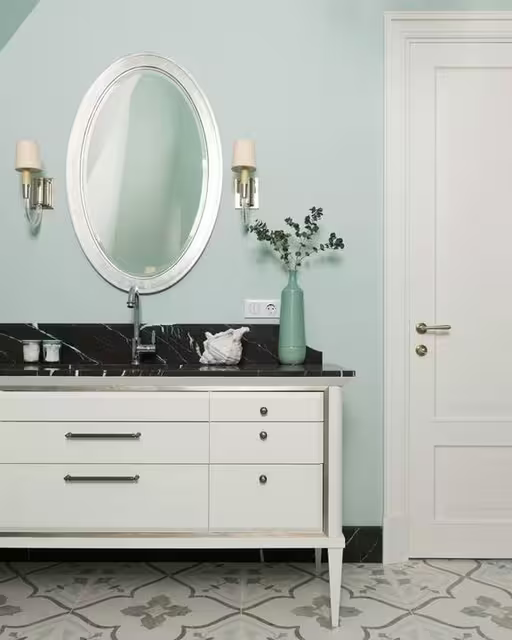 Vivian Single Wall Light