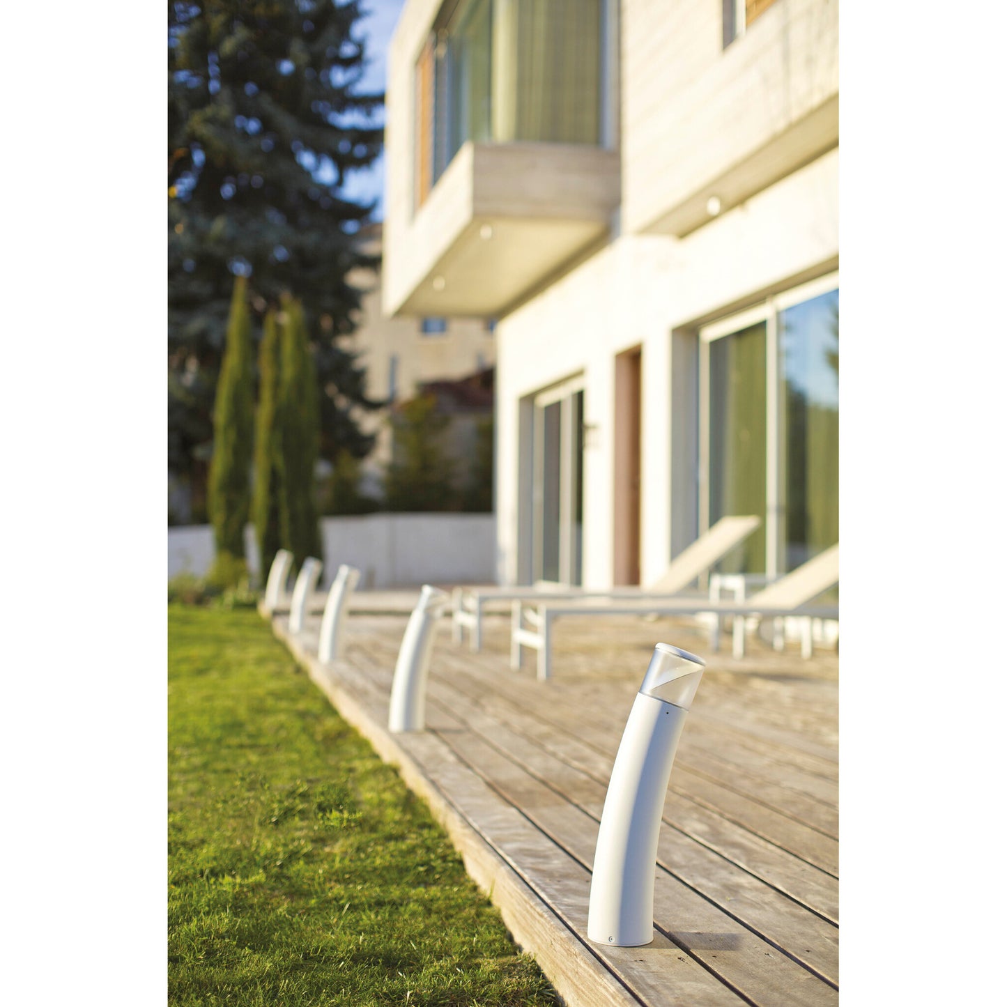 Bamboo Large Opal Glass Bollard