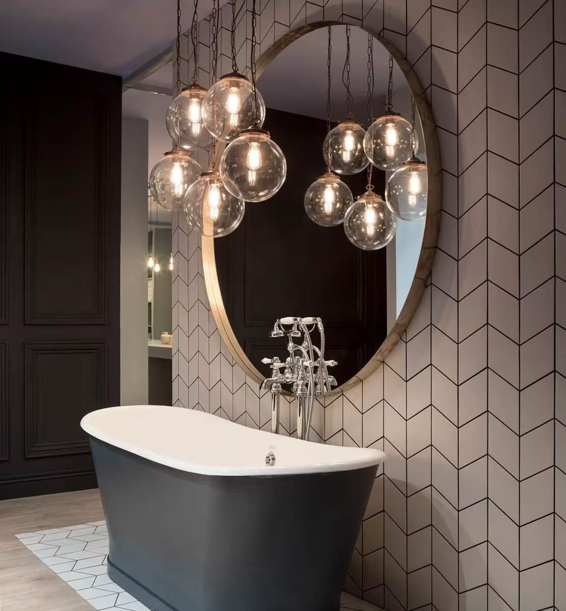 Riad Clear Glass Globe Pendant Light