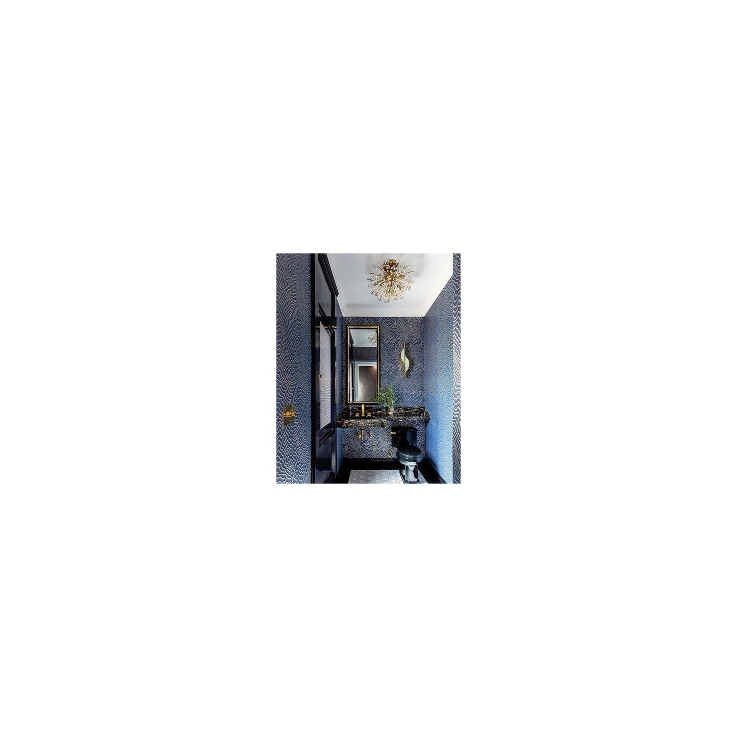 Avant Large Curved Wall Light