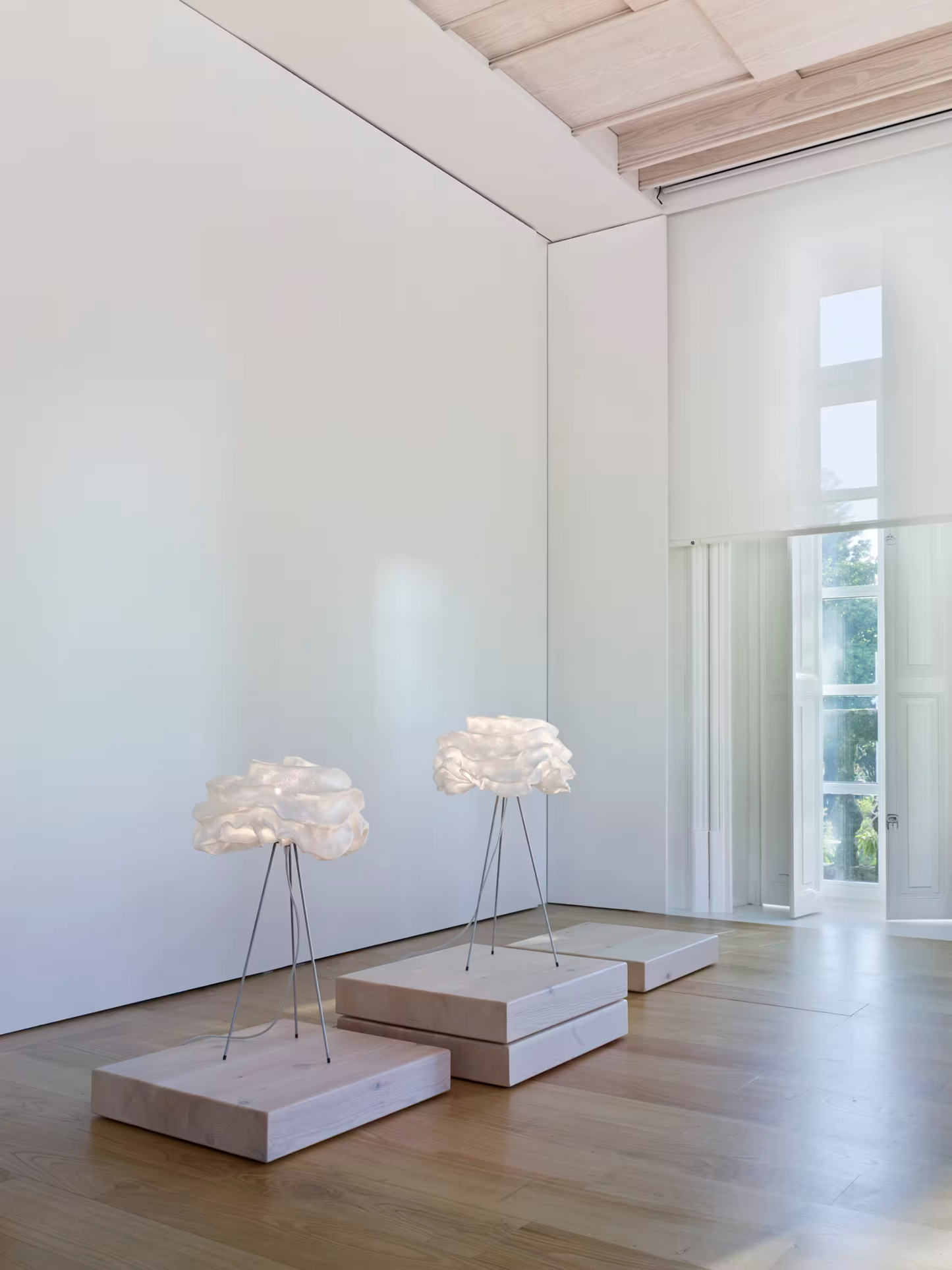 Nevo Medium Table Lamp