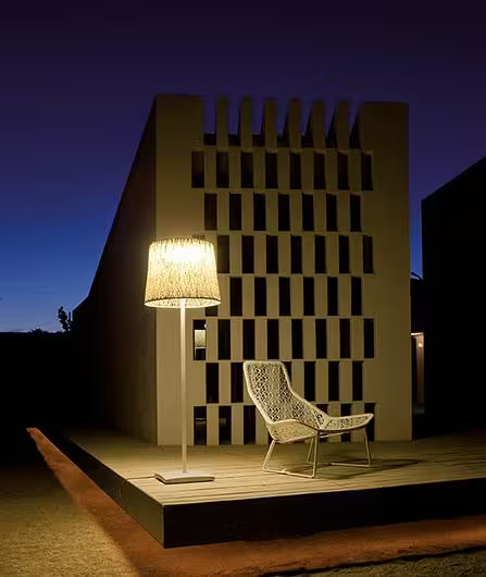 Wind Outdoor Floor Lamp