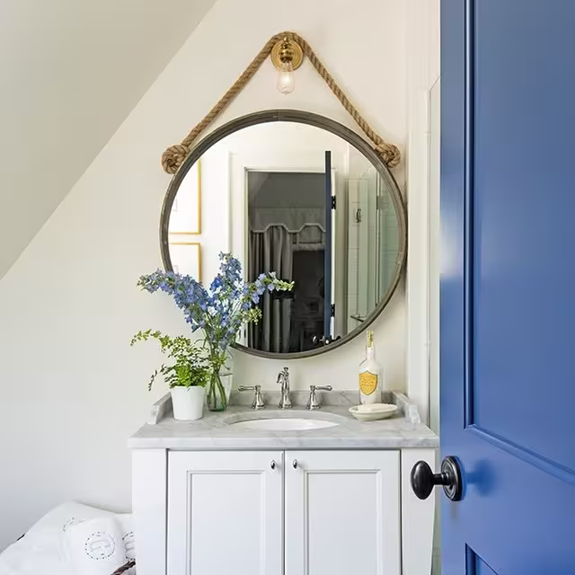 Boston Functional Single Wall Light