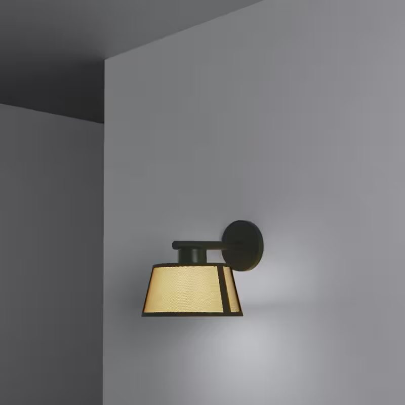 Lilly Wall Light