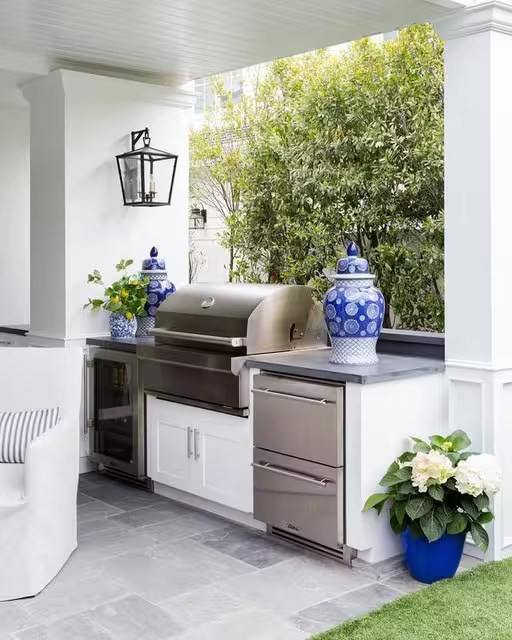 Darlana Medium Bracket Wall Lantern