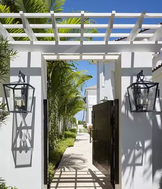 Darlana Large Bracket Lantern