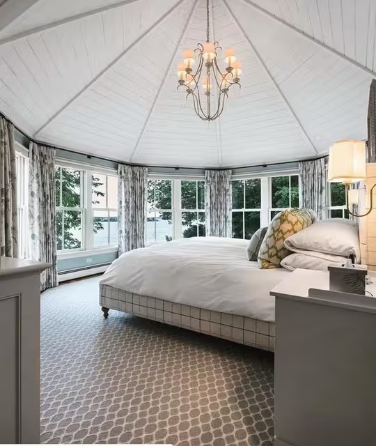 Montmarte Chandelier in Old White and Glass