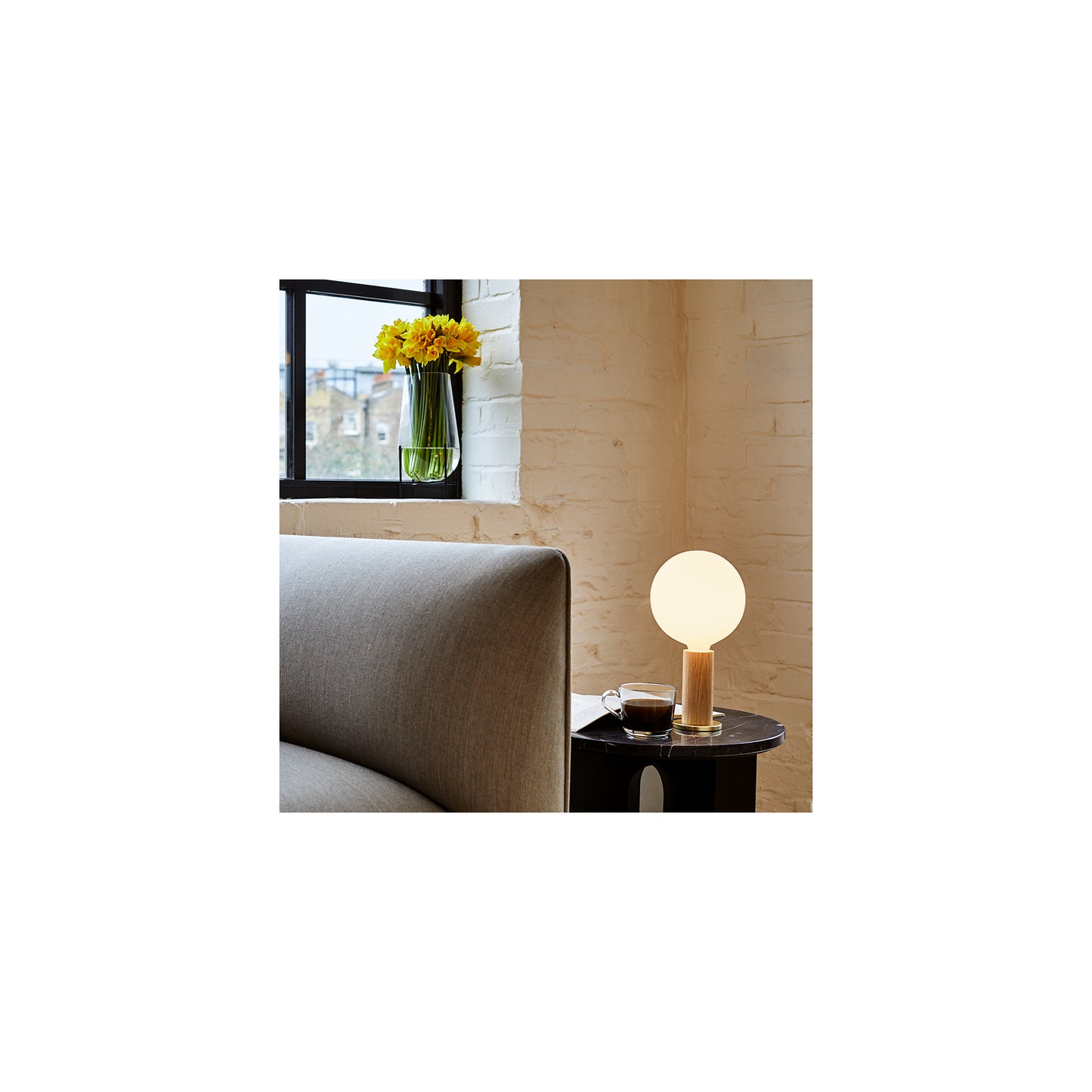 Table Lamp with Sphere IV Bulb