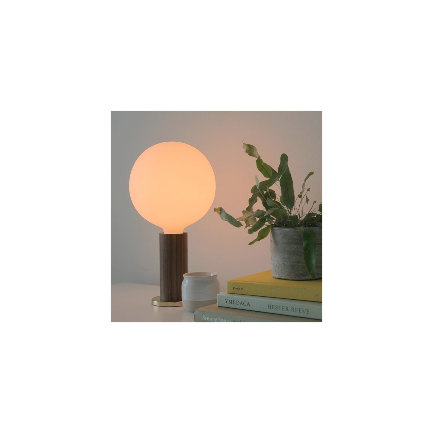 Table Lamp with Sphere IV Bulb