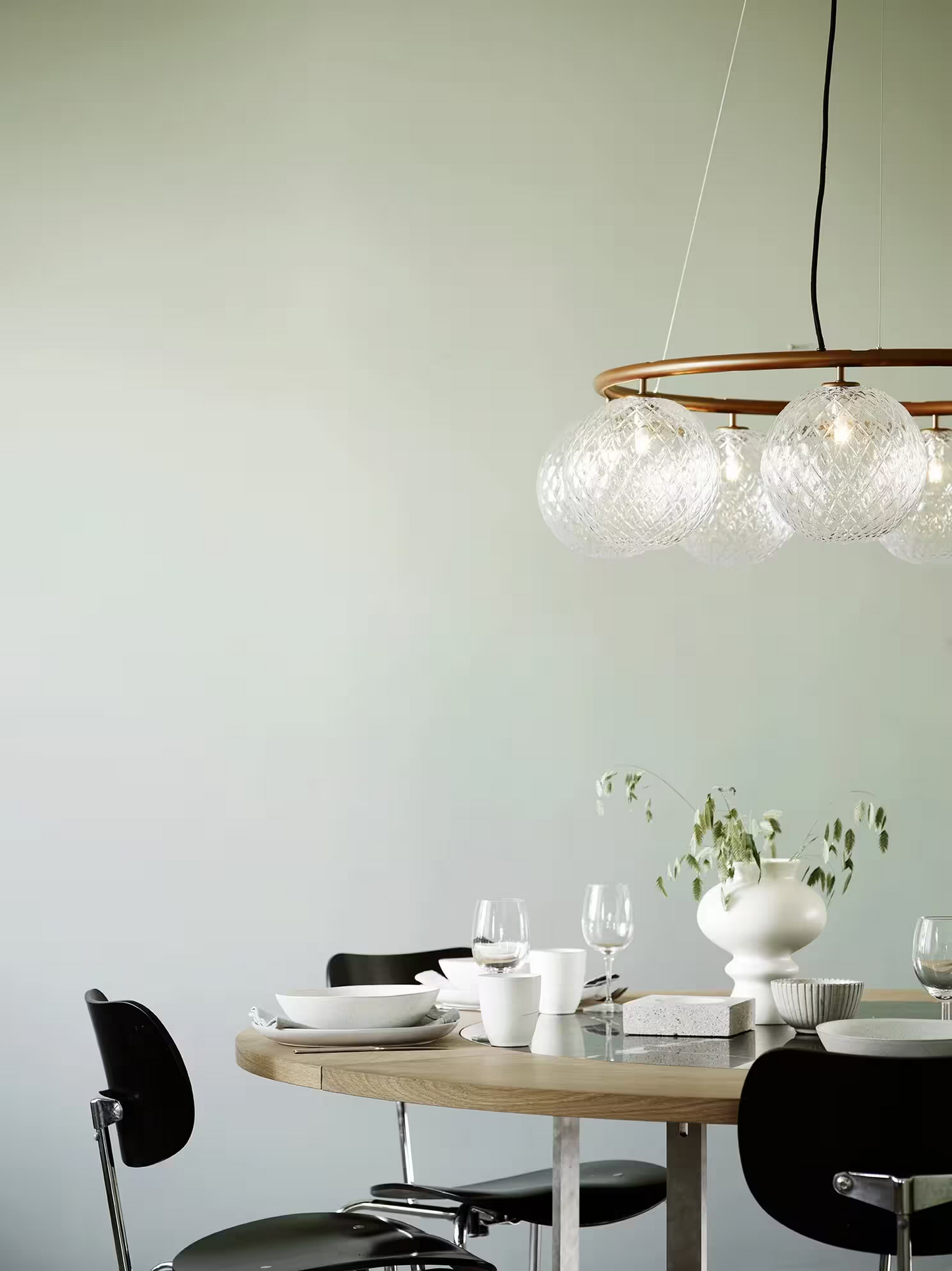 Miira 8 Circular Pendant