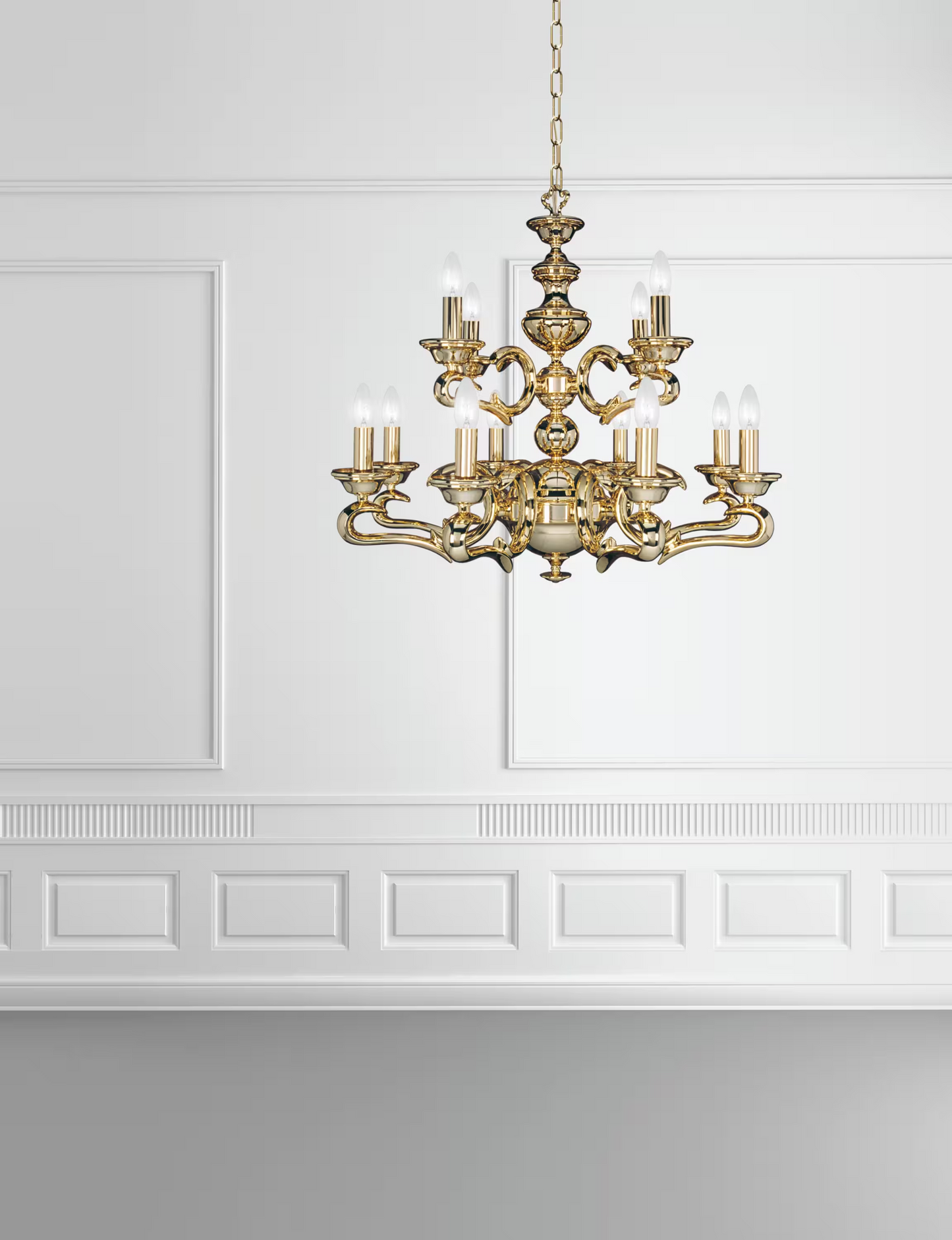 Garfio 12-Light Chandelier