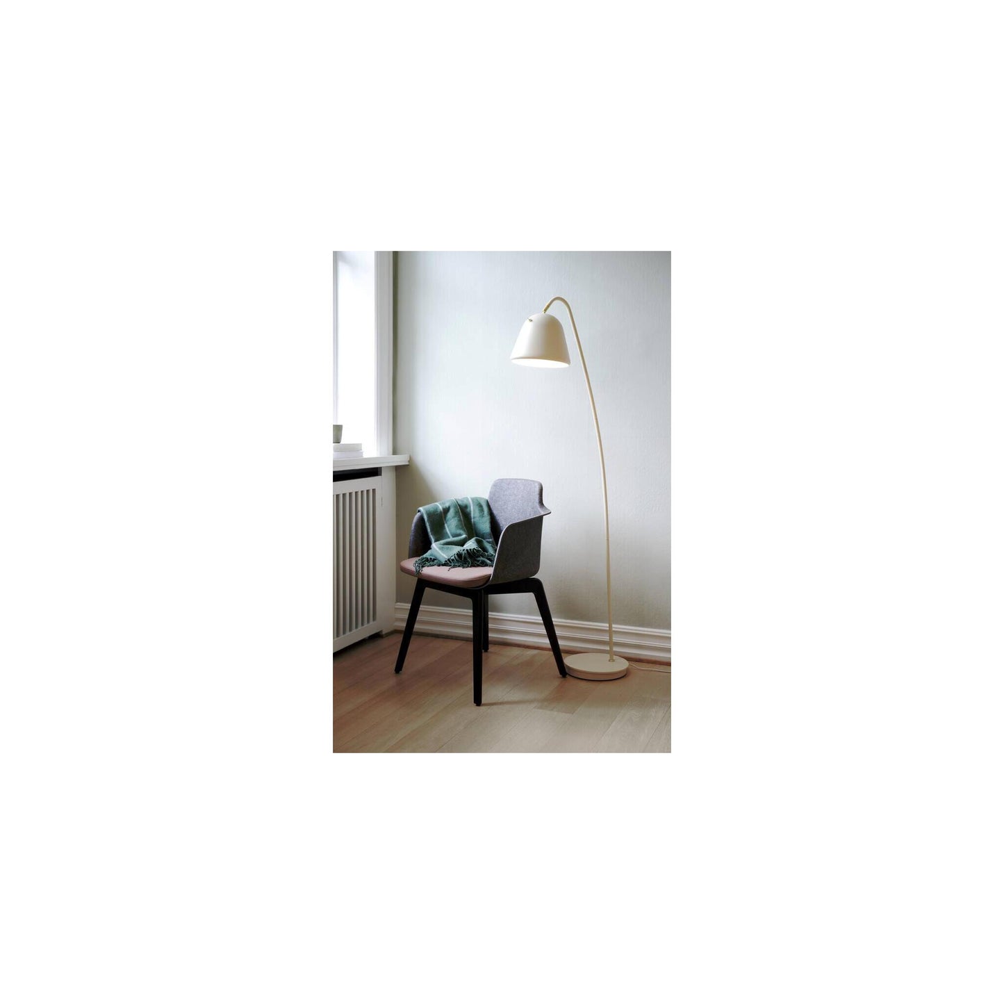 Fleur Floor Lamp Beige with Brass Details