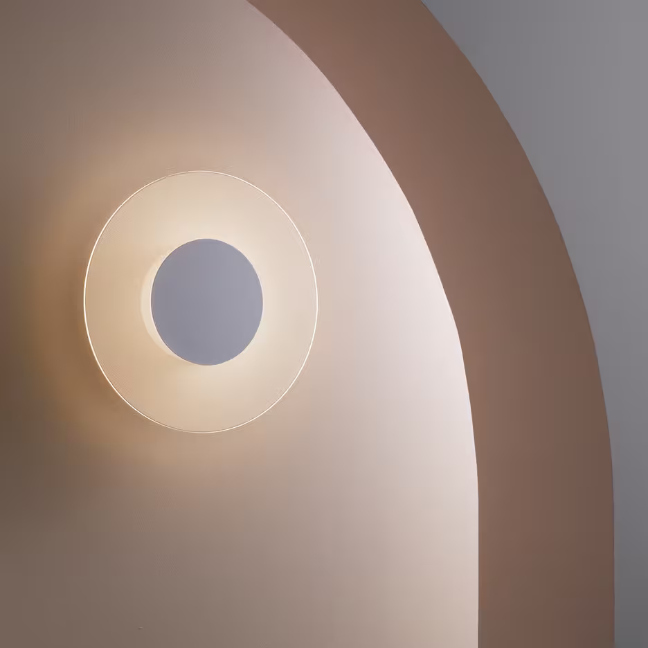 Halftone 600 LED Wall Light