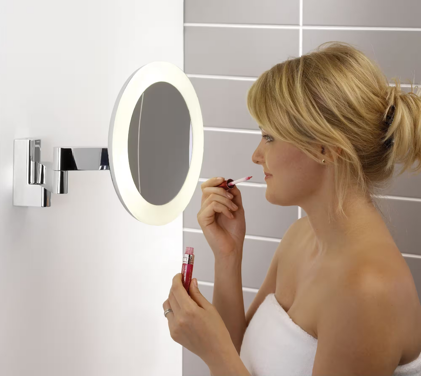 Niimi Round Bathroom Swing Arm Bathroom Mirror