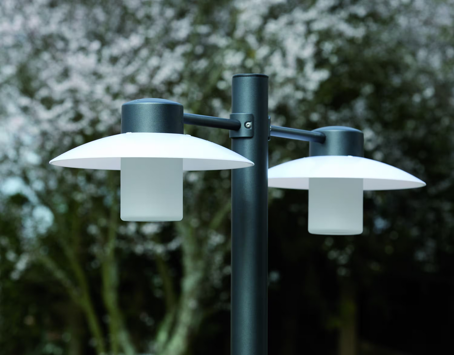 Aubanne Model 5 Frosted Glass Lamp Post