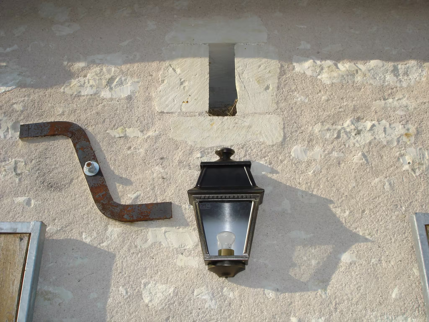 Avenue 2 Model 3 Clear Glass Wall Bracket