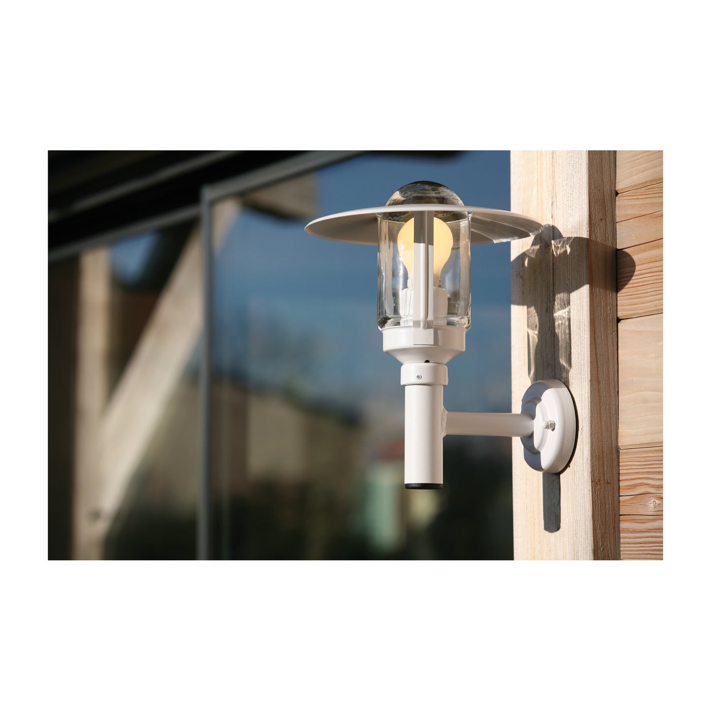 Newpark Model 2 Upwards Wall Bracket with Clear Glass