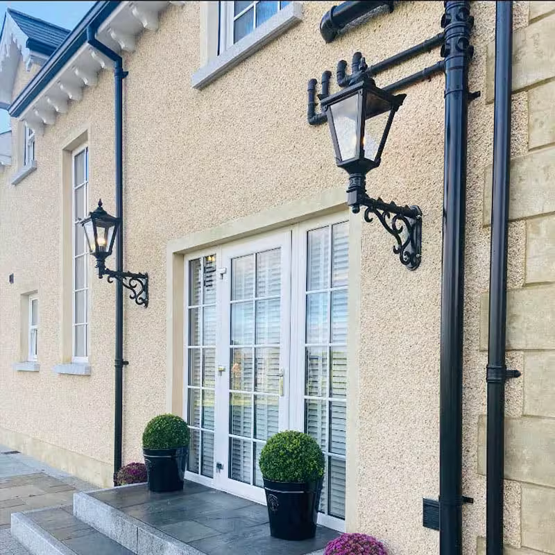 Victorian Traditional Cast Iron Wall Light With Decorative Arm 0.97M