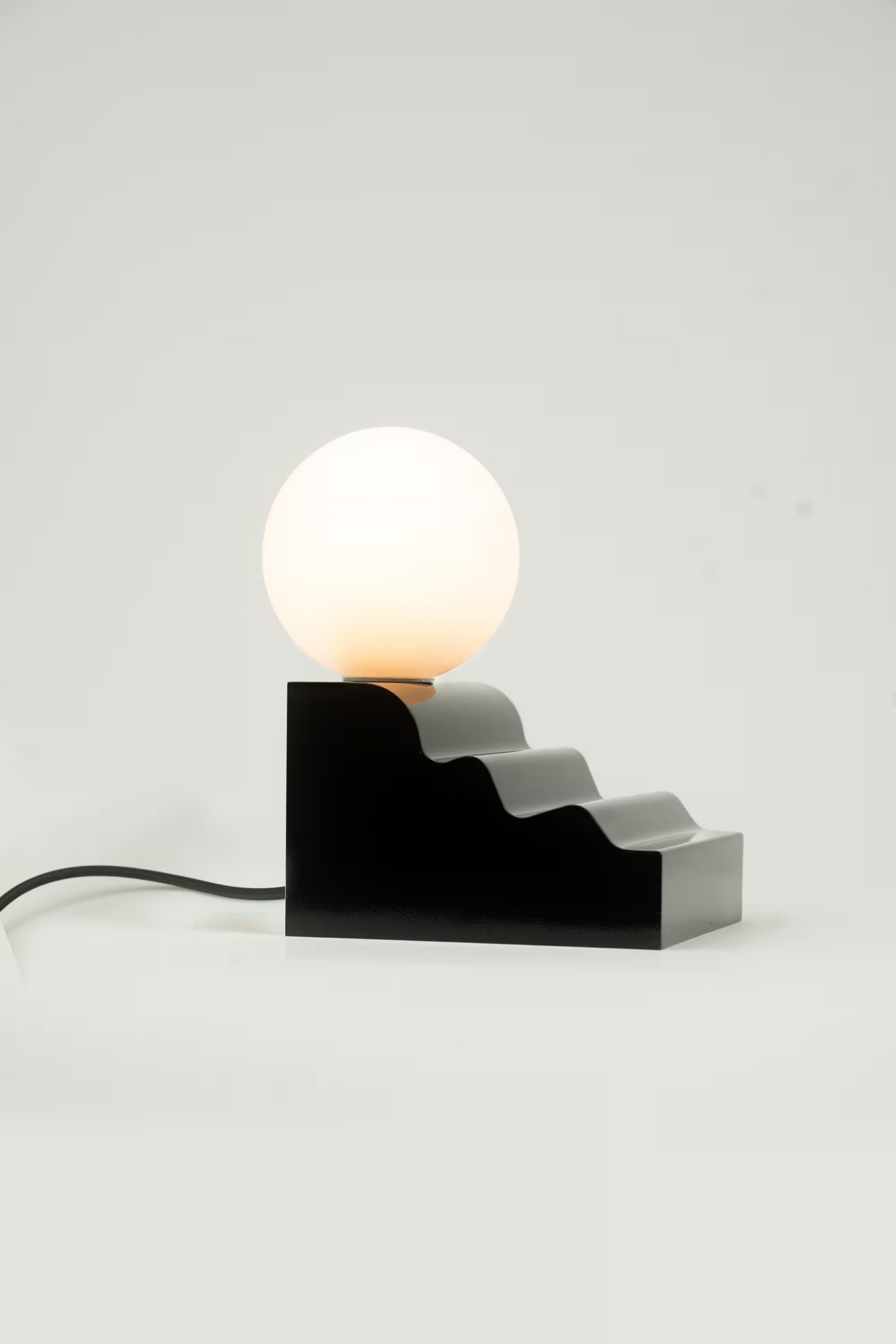 Moulures Assise Table Lamp