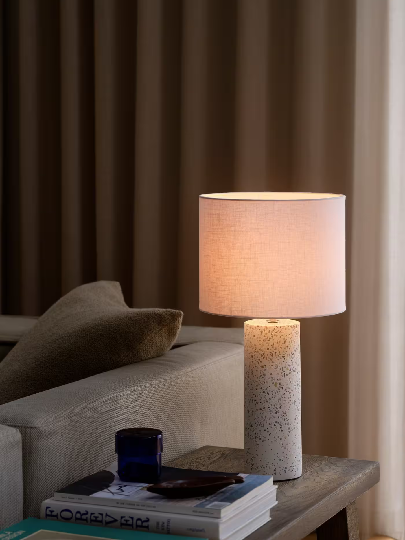 Antiga Table lamp
