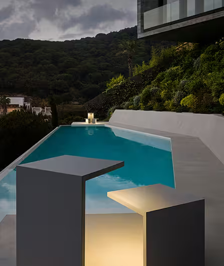 Empty 4125 Outdoor Floor Lamp