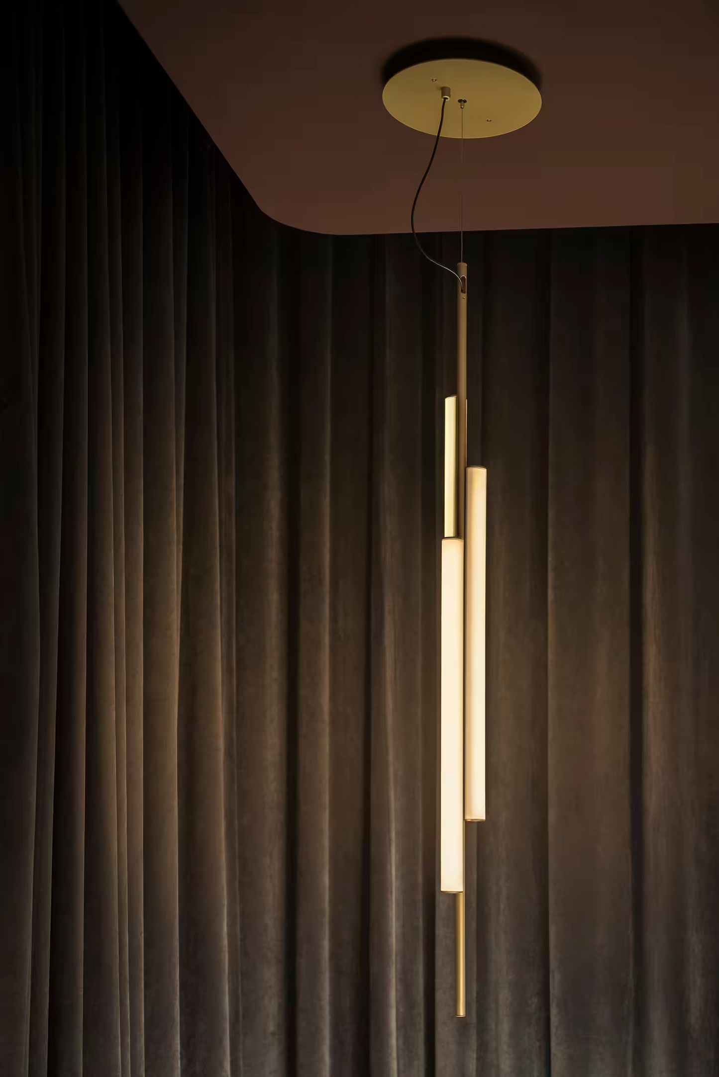 Ambrosia Vertical Pendant