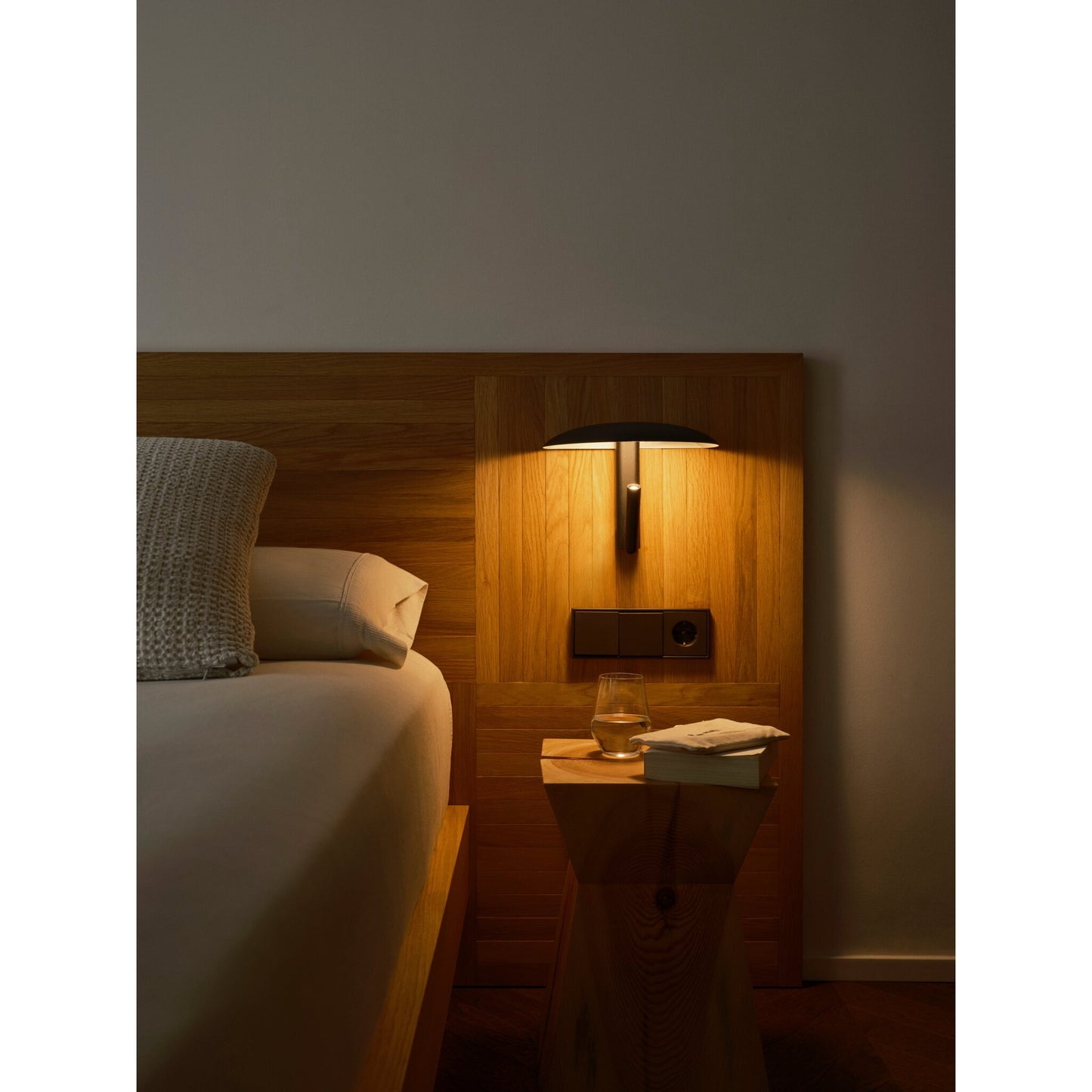 Konoha LED Wall Light