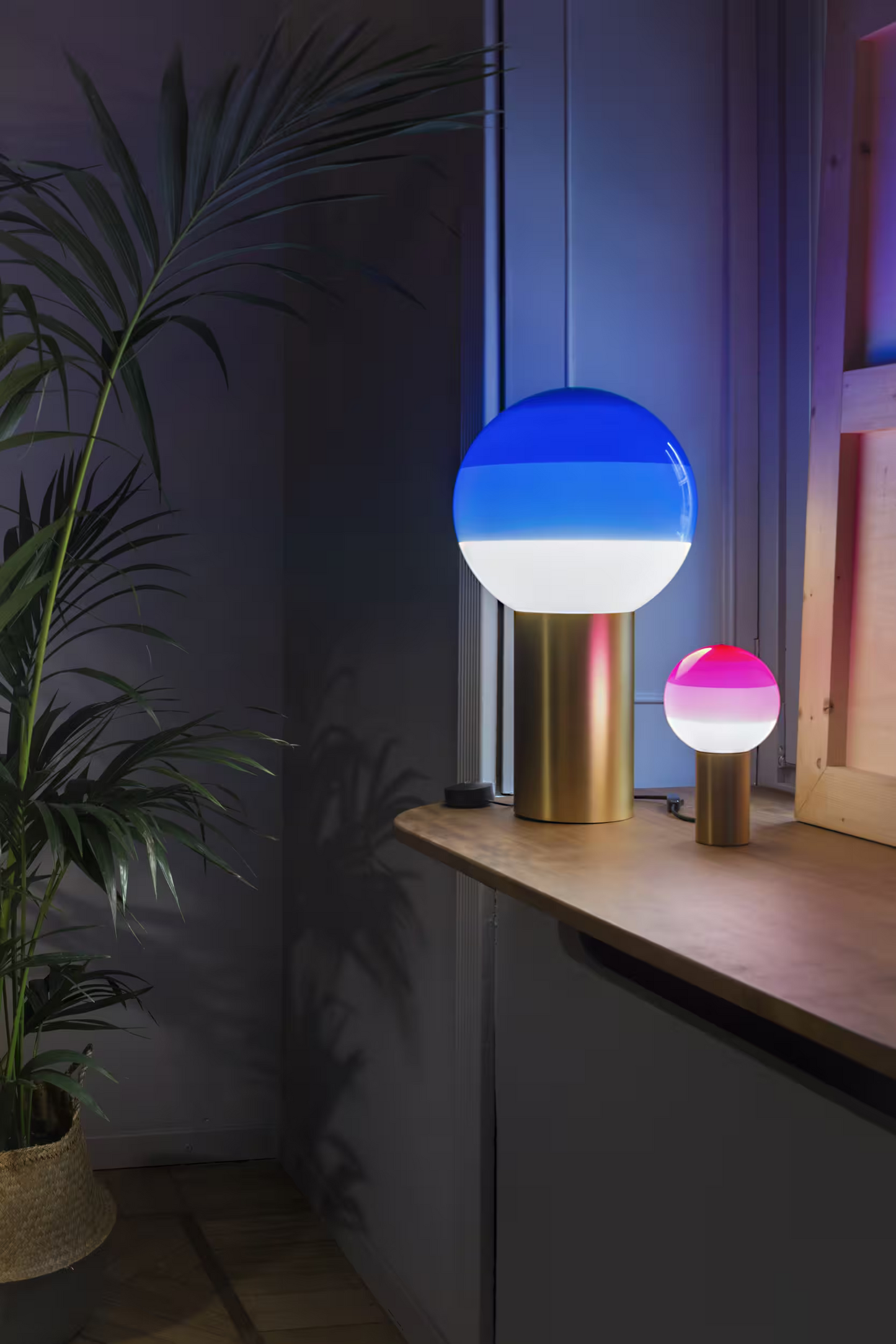 Dipping Light Table Lamp