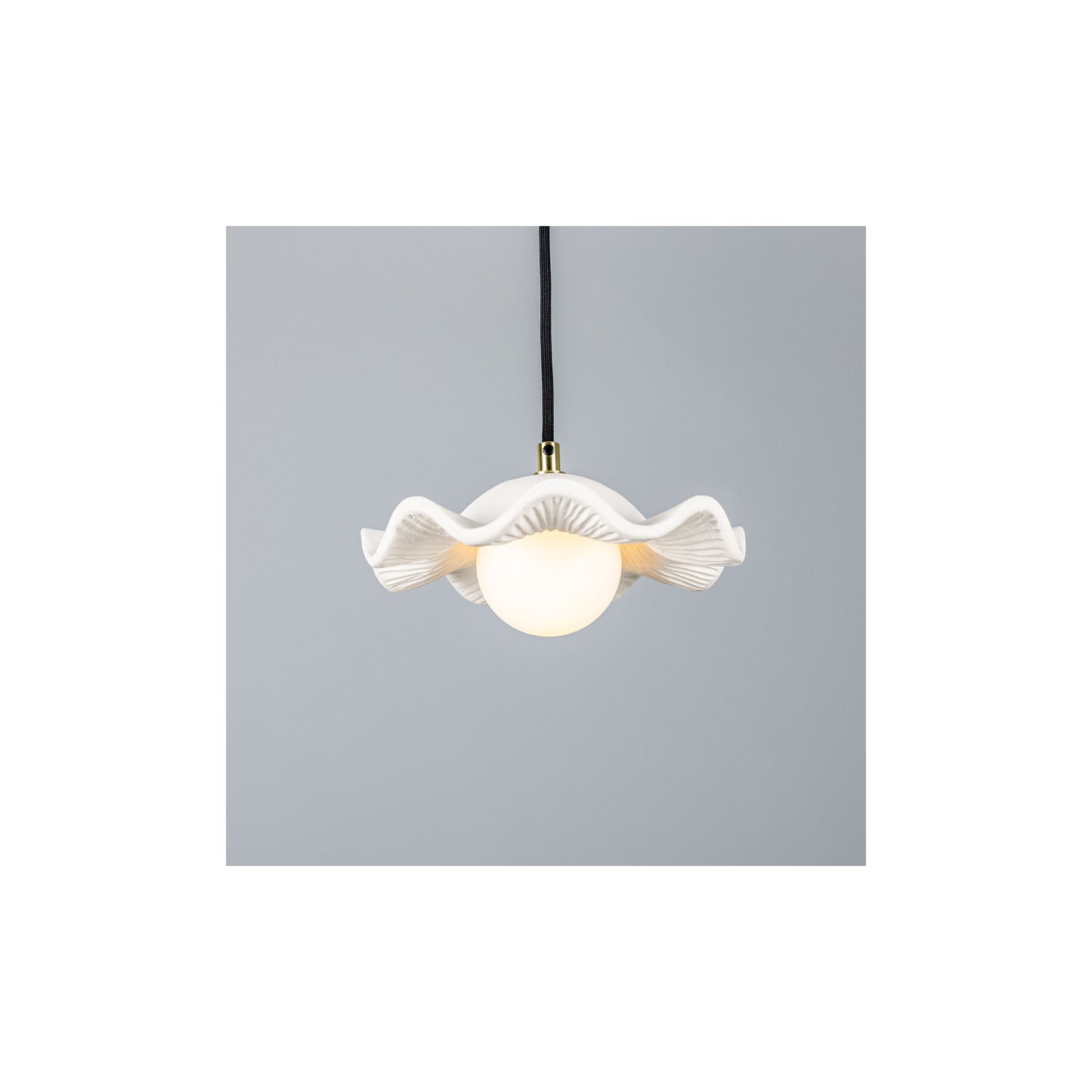 Rivale Pendant with Wavy Ceramic Shade