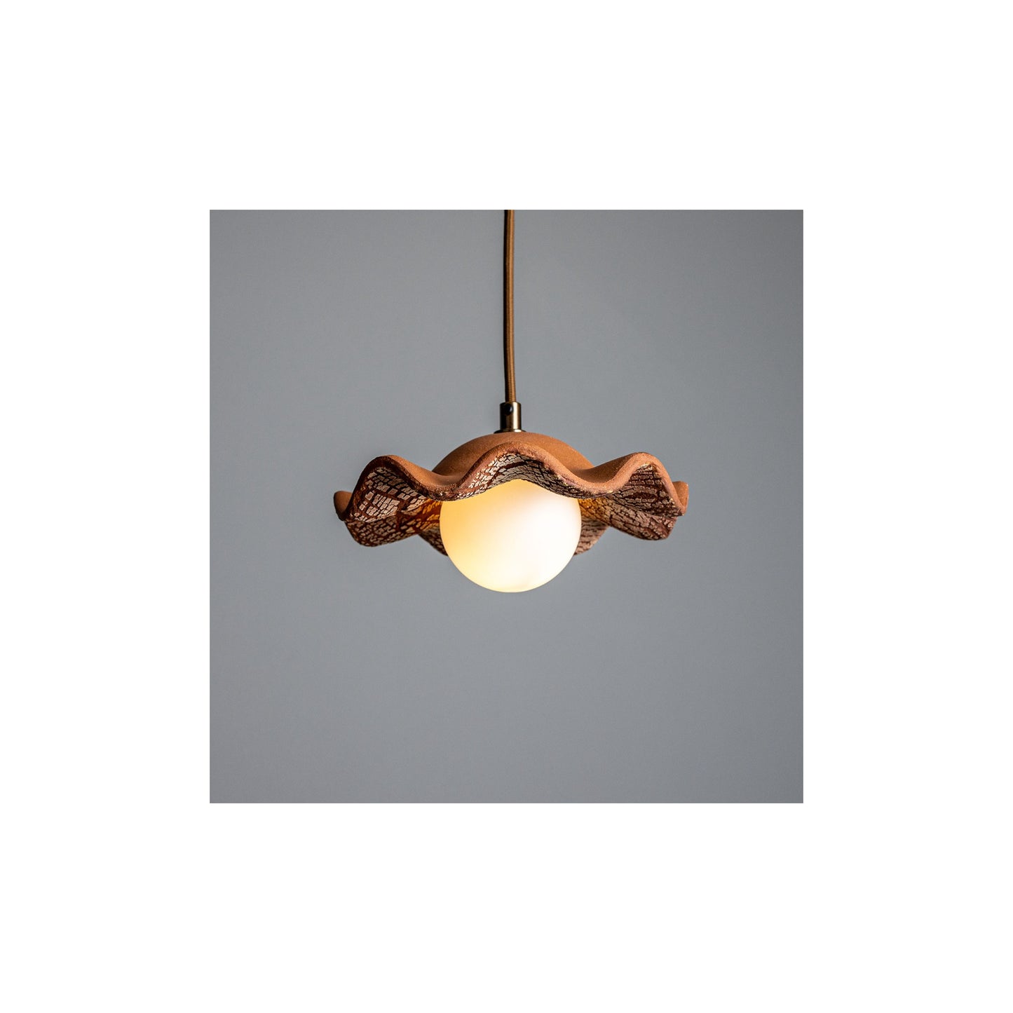 Rivale Pendant with Wavy Ceramic Shade