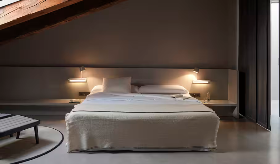 Suite 6046 LED Wall Light