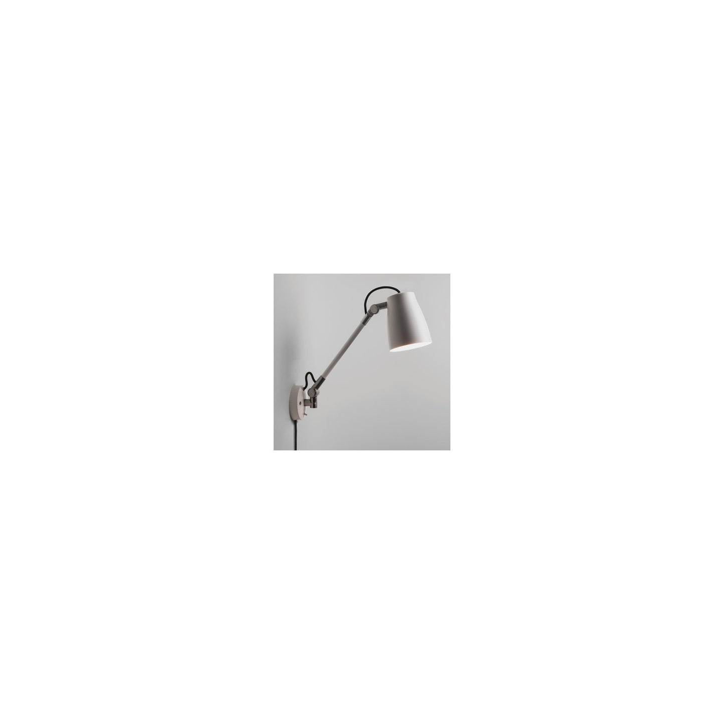 Atelier Grande Wall Light