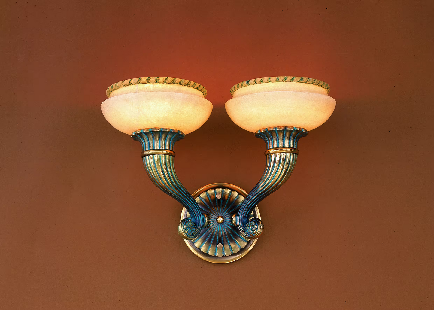 Royal Heritage 2-Light Wall Bracket