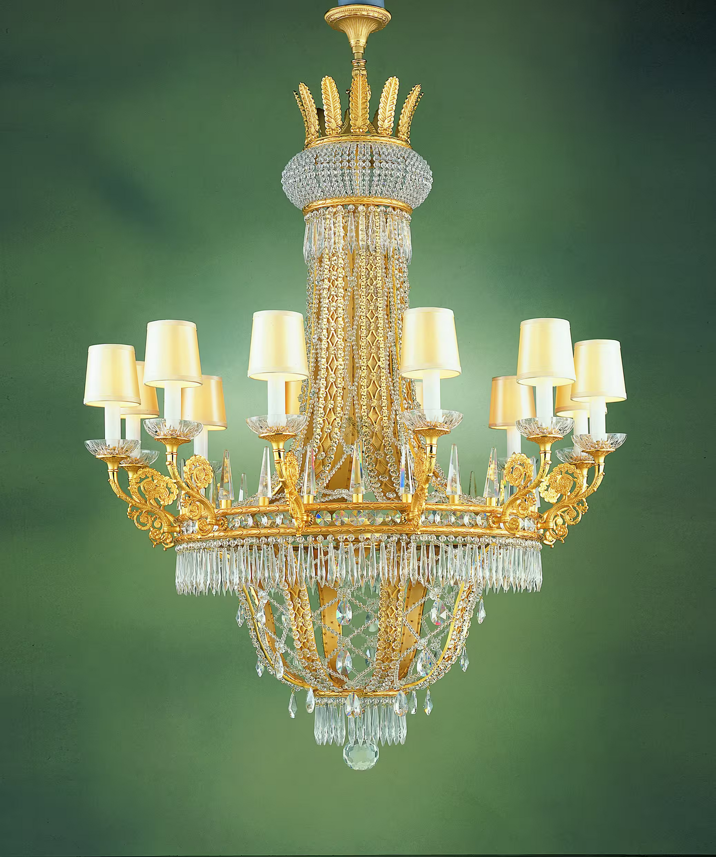 Royal Heritage Twelve-Light Chandelier