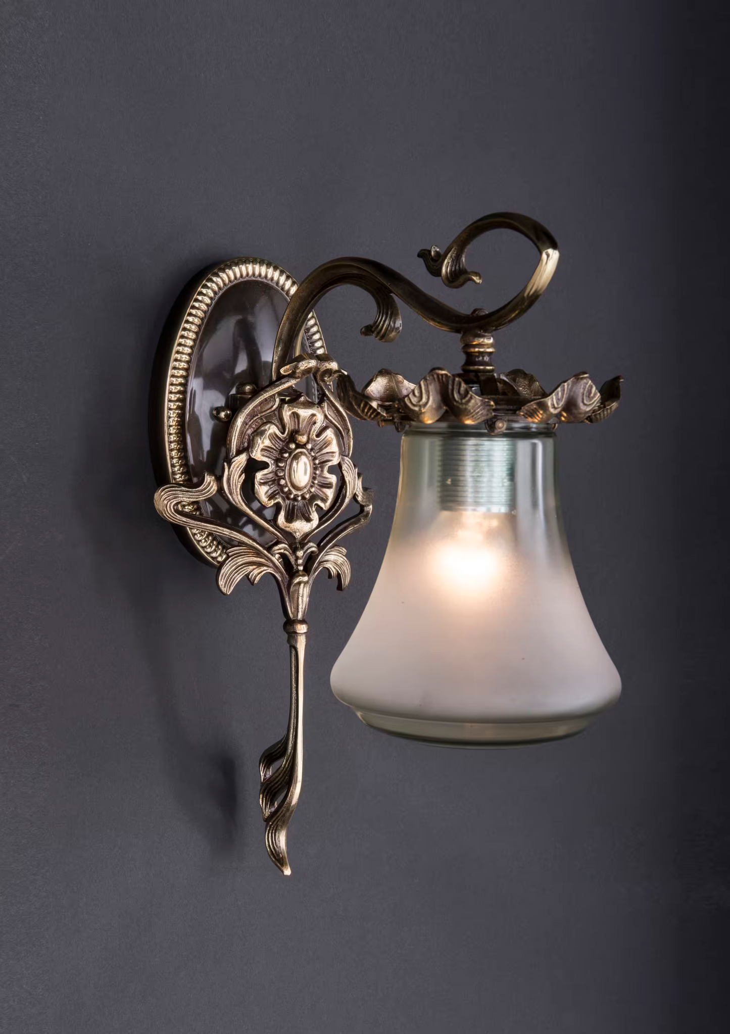 Romantic Wall Bracket