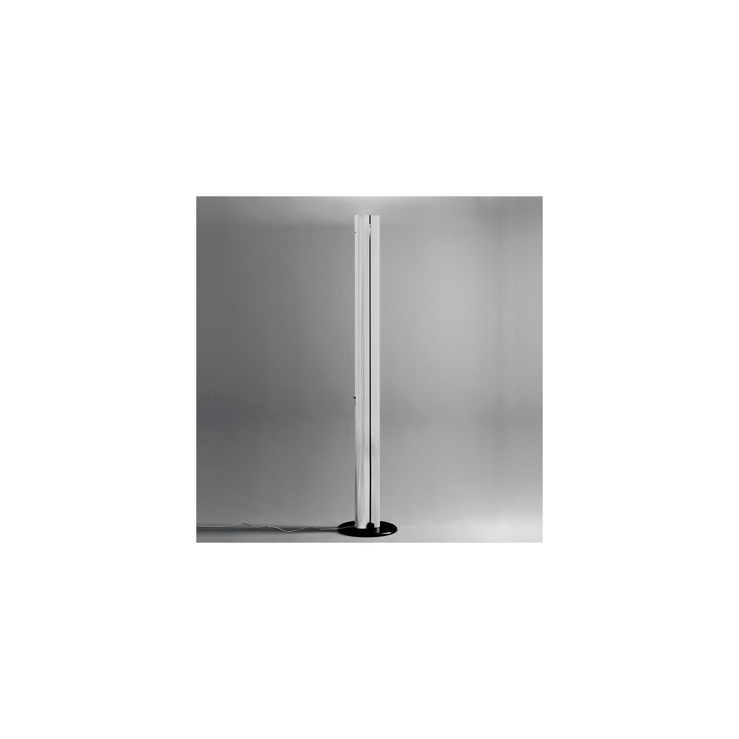 Megaron Floor Lamp