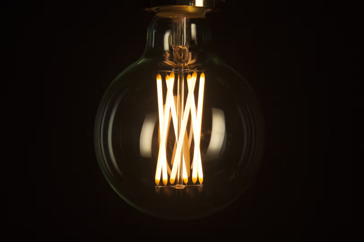 Elva LED Bulb
