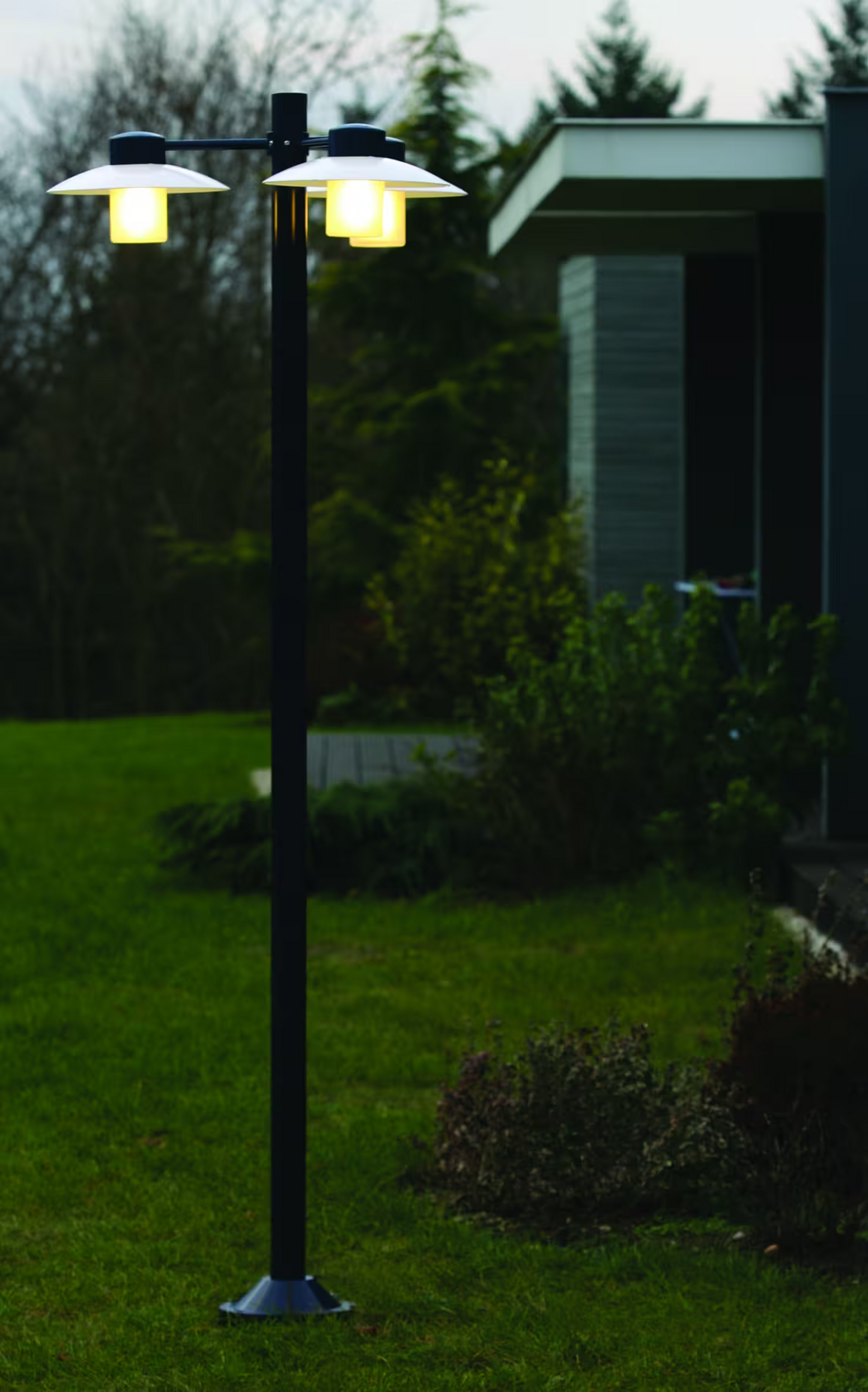 Aubanne Model 6 Clear Glass Lamp Post