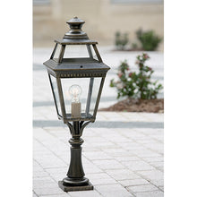 Roger Pradier Place Des Vosges 3 Pedestal Light