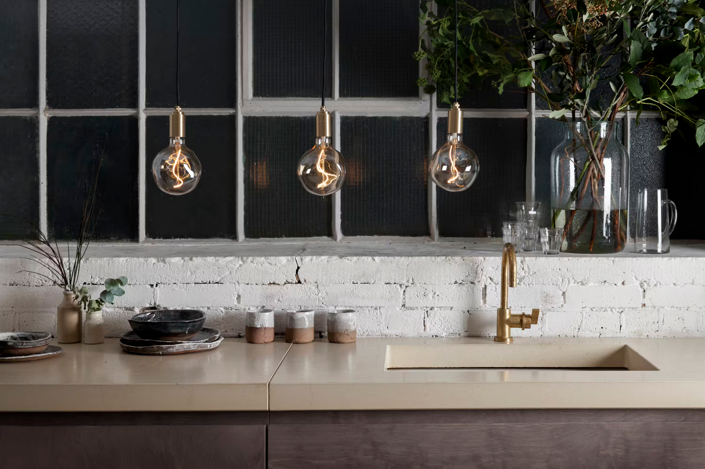 Voronoi I Tinted Glass Bulb with Brass Pendant