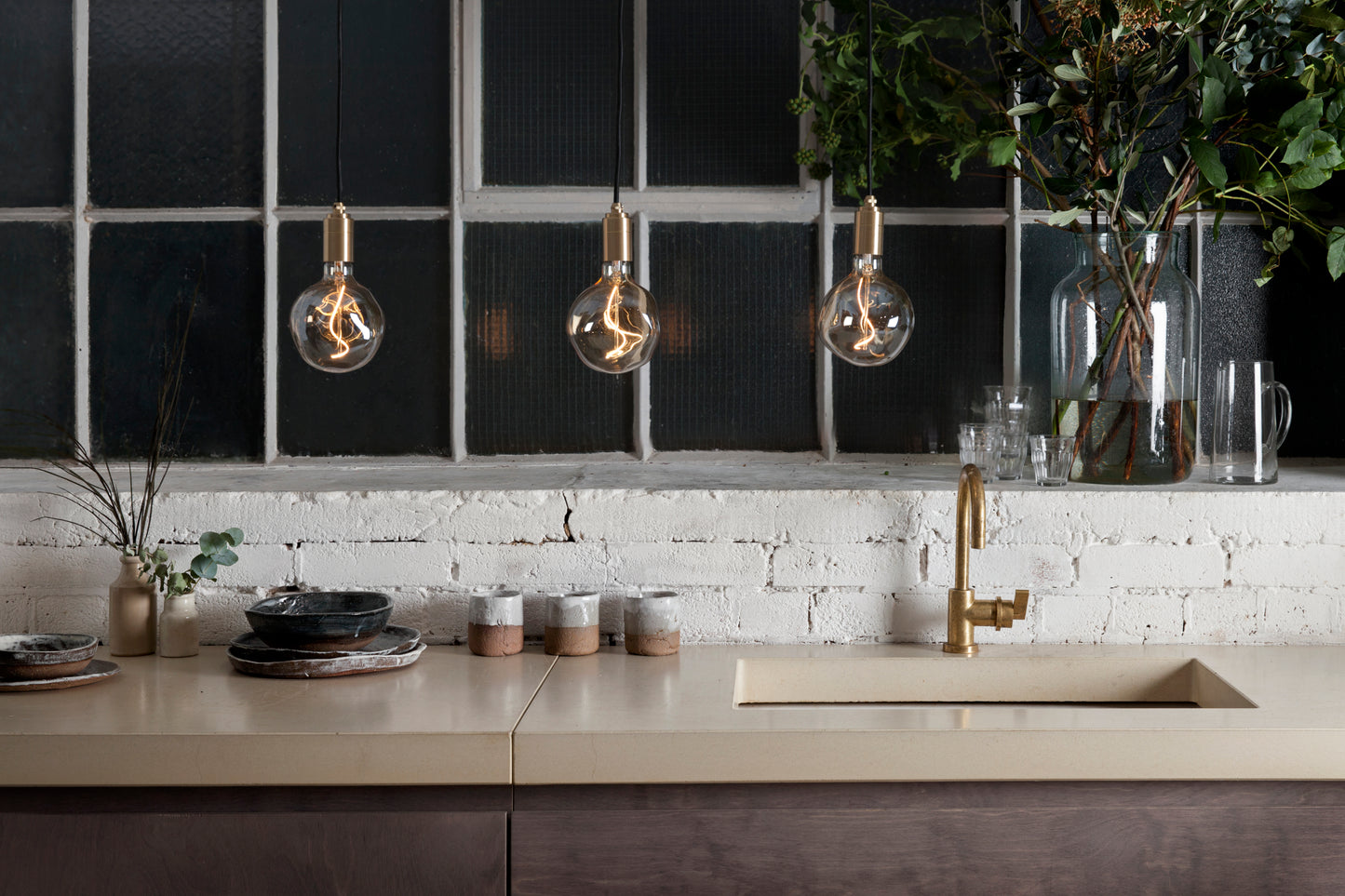 Voronoi I Tinted Glass Bulb with Brass Pendant