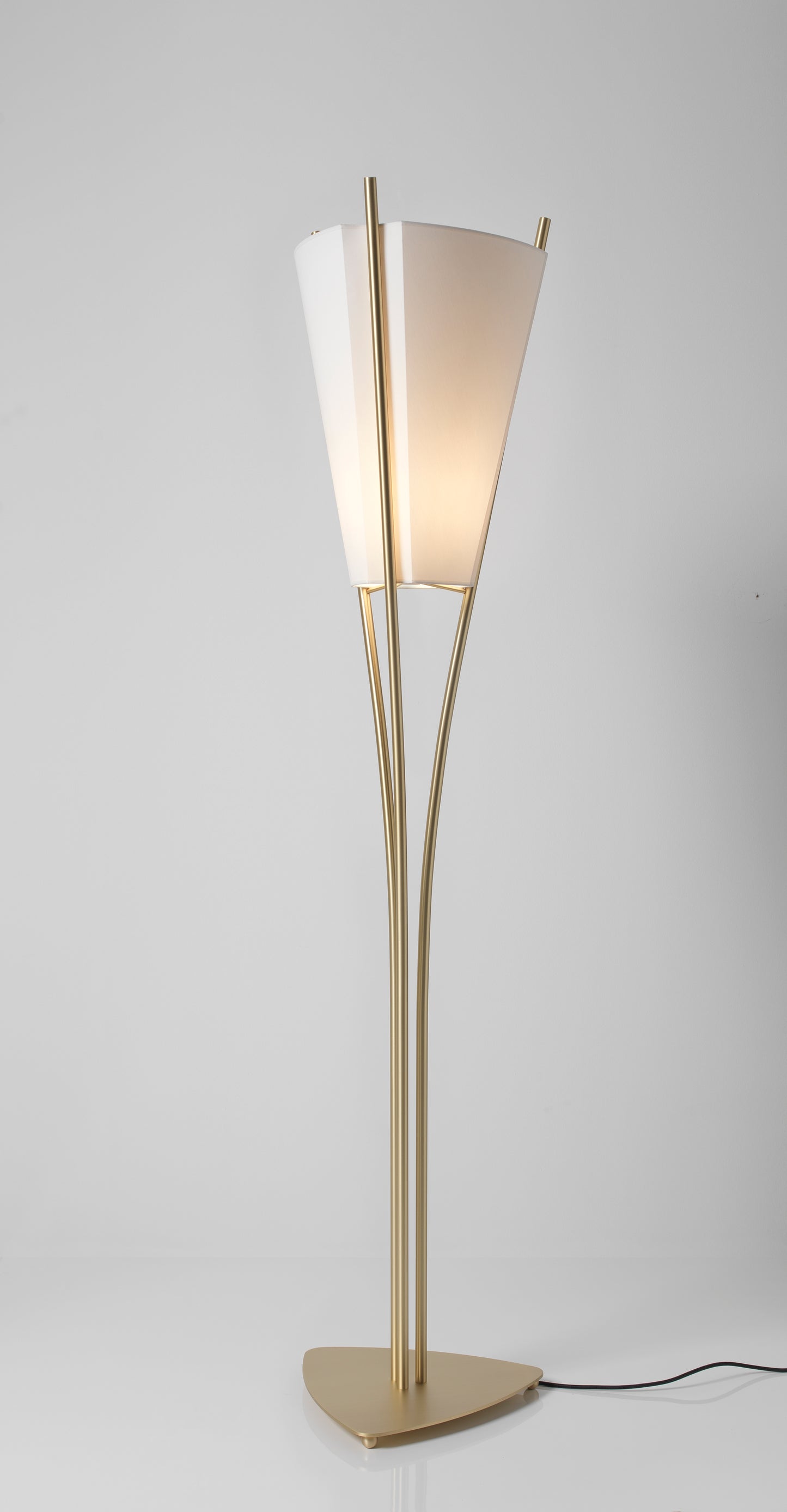 Curve XS Chinette Shade Floor Lamp