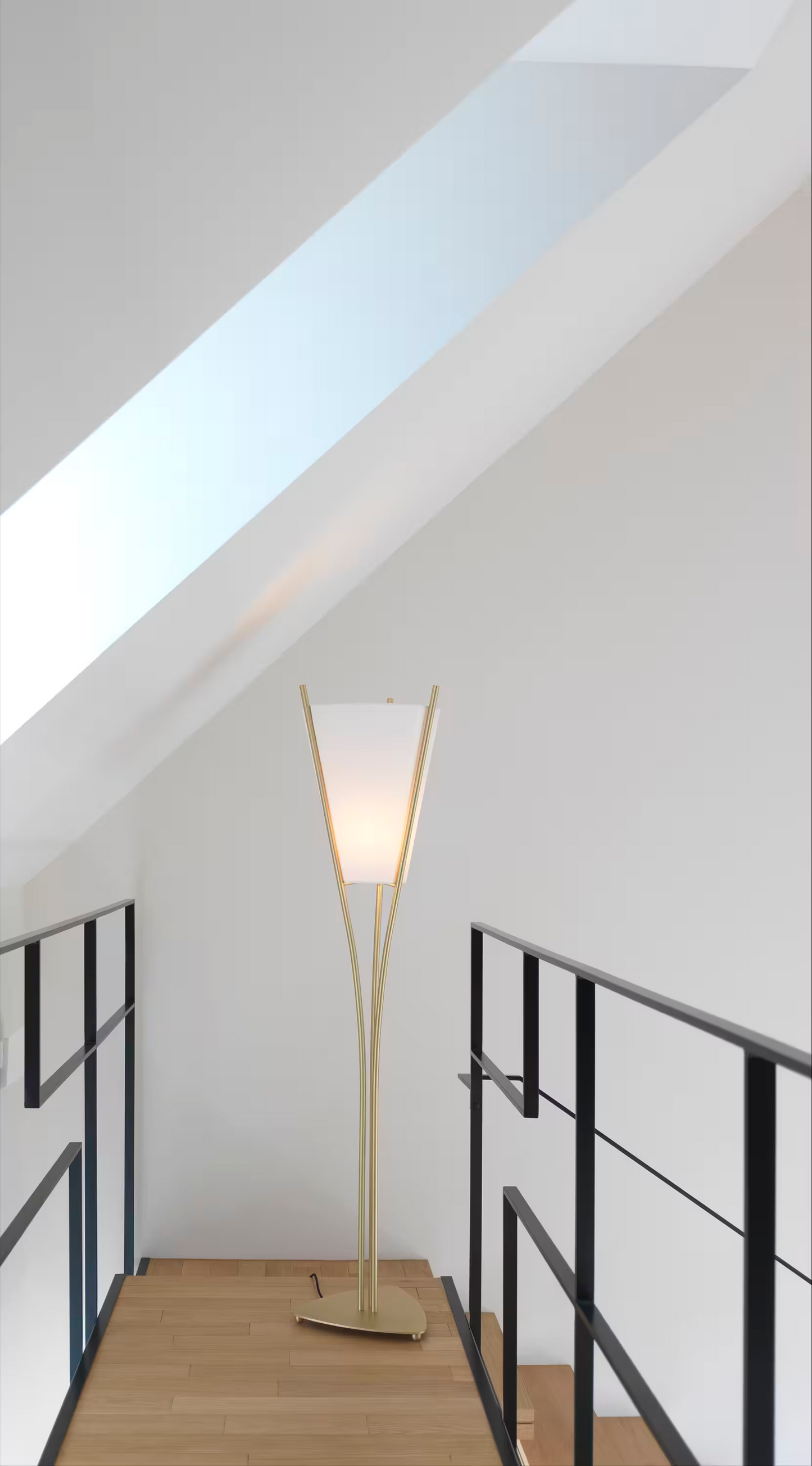 Curve XS Chinette Shade Floor Lamp